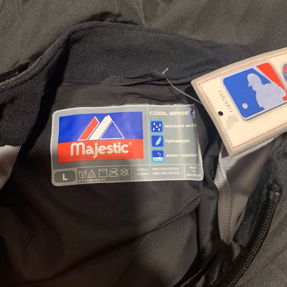 Majestic Warmup Jacket L Removable Sleeves - Picture 5 of 5